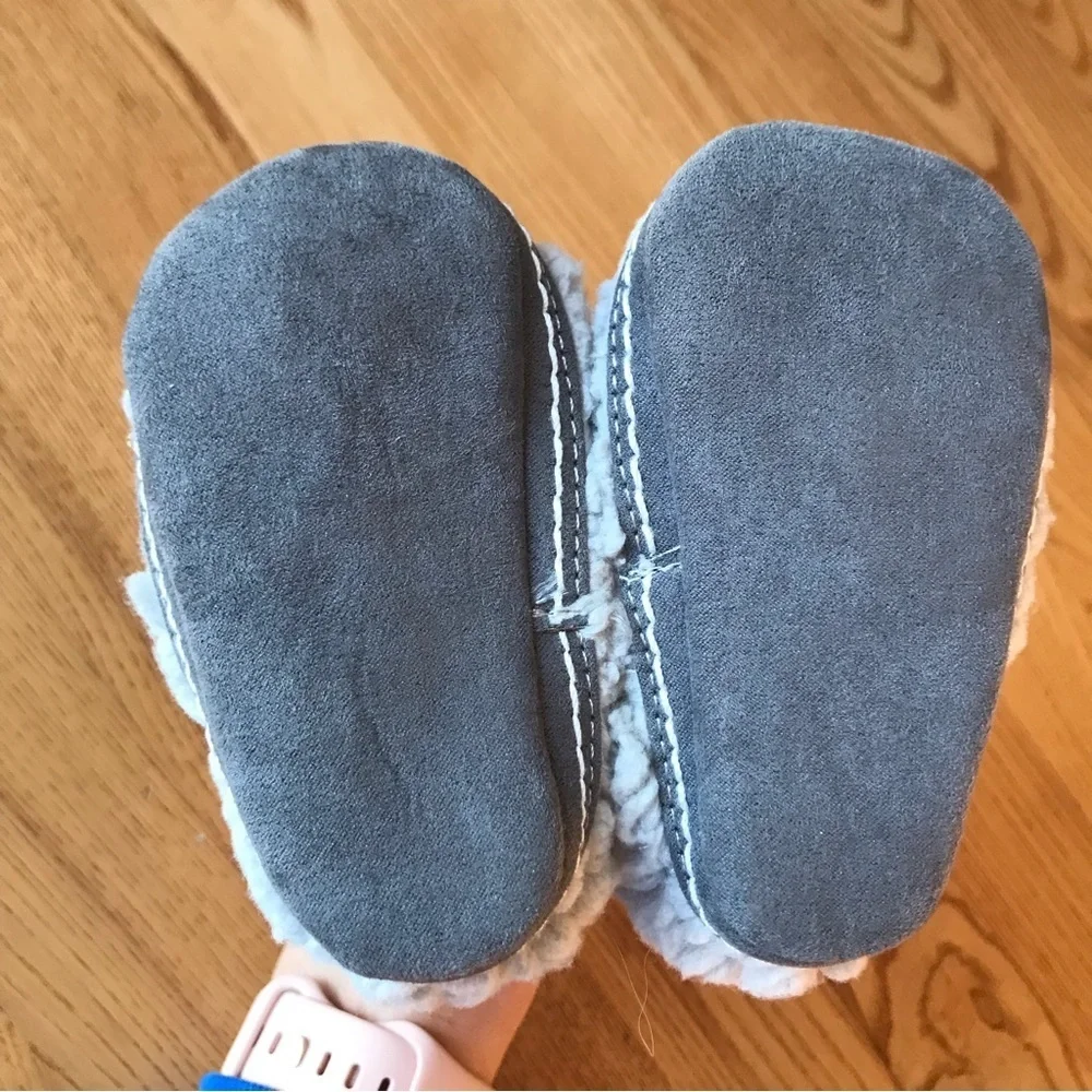 Booties soft soled 0-6 month shoes booties gray animal gift faux fur Robeez stri